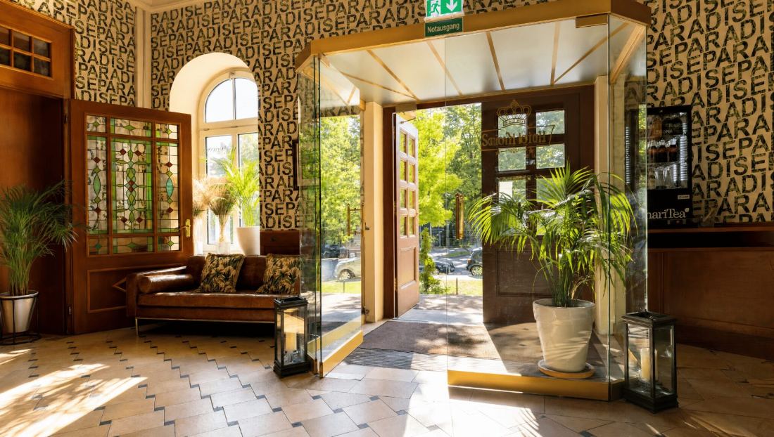 Feste in der Lobby Paradise