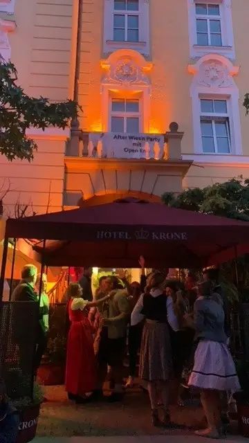 After-Wiesn-Party im Dirndl